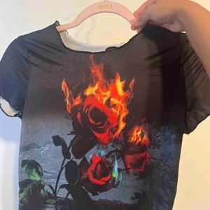 Burning roses Print Crop shirt